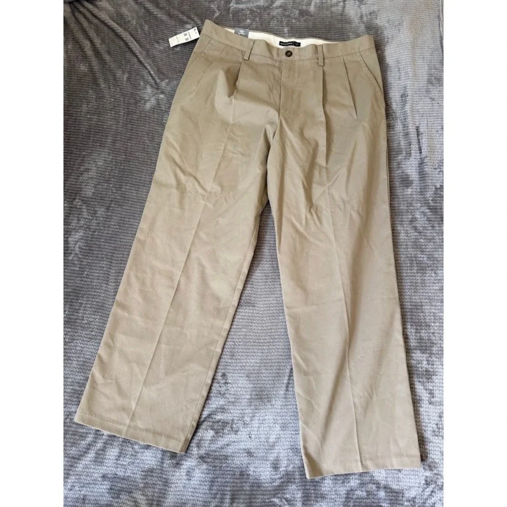 Dockers Easy Khaki Classic Fit Pleated Pants Mens 36x30 Tan Beige No Wrinkle